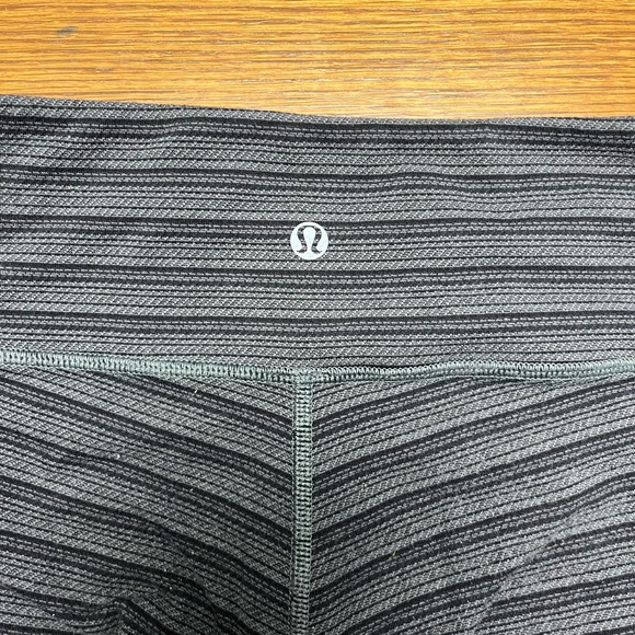 Lululemon Wunder Under Crop 21” - Picture 5 of 8